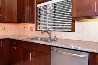 Photo #6: 20000203 Listing