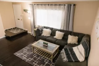 Photo #6: 20000302 Listing 