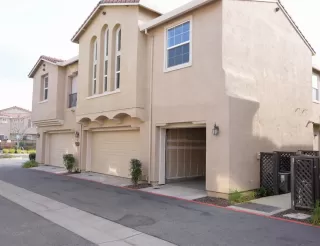 Photo #1: 20000526 Listing