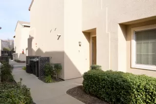 Photo #2: 20000526 Listing