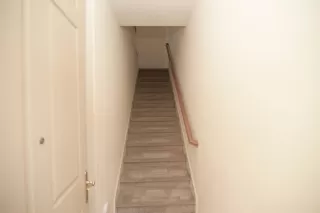 Photo #4: 20000526 Listing