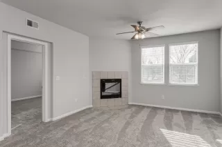 Photo #4: 20000706 Listing