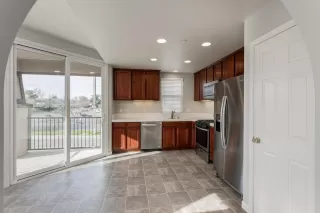 Photo #6: 20000706 Listing