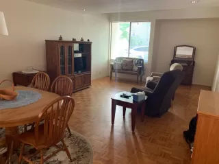 Photo #4: 20000918 Listing