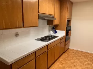 Photo #6: 20000918 Listing