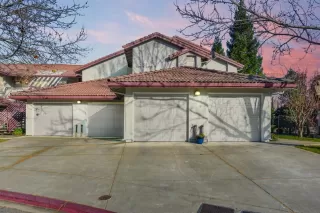 Photo #1: 20001205 Listing