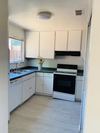 Photo #2: 20002022 Listing