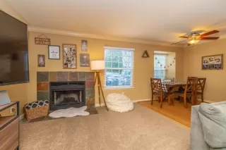 Photo #4: 20002172 Listing