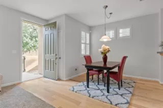 Photo #2: 20002641 Listing 