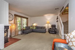 Photo #6: 20002691 Listing