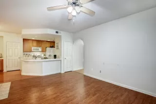 Photo #6: 20003126 Listing