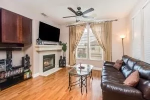 Photo #4: 20003397 Listing