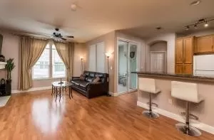 Photo #5: 20003397 Listing