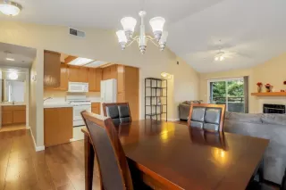 Photo #5: 20003860 Listing