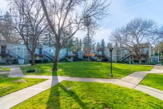 Photo #6: 20003888 Listing