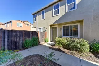 Photo #2: 20004602 Listing