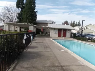 Photo #6: 20004677 Listing