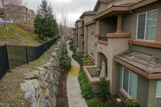 Photo #5: 20004777 Listing