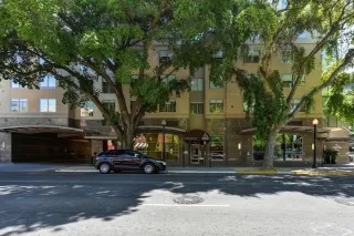 Photo #4: 20004823 Listing