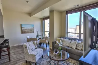 Photo #6: 20004823 Listing