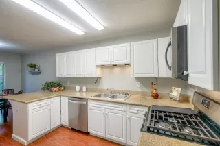 Photo #4: 20004888 Listing