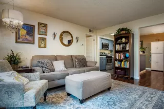 Photo #3: 20005003 Listing