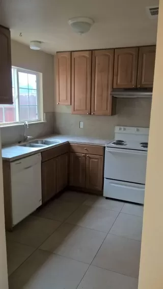 Photo #4: 20005013 Listing