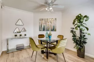 Photo #5: 20005108 Listing