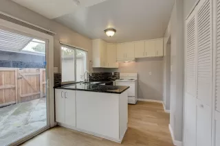 Photo #2: 20005276 Listing