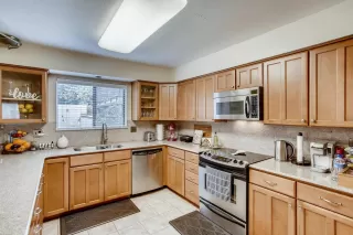 Photo #5: 20005463 Listing