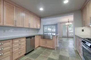 Photo #5: 20005595 Listing