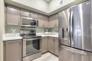 Photo #1: 20005813 Listing 