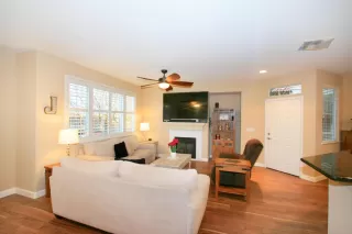 Photo #5: 20005903 Listing