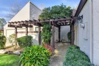 Photo #2: 20005994 Listing