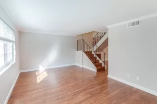 Photo #3: 20006005 Listing 