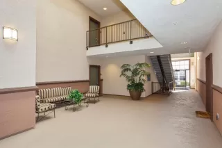 Photo #5: 20006253 Listing