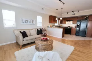 Photo #1: 20007200 Listing 