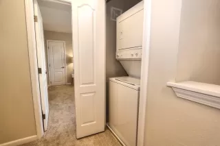 Photo #5: 20007200 Listing 