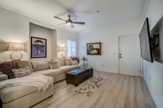 Photo #1: 20007260 Listing 