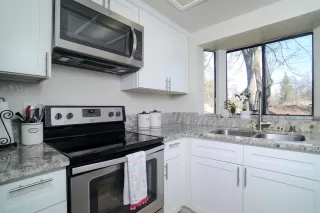 Photo #5: 20007286 Listing