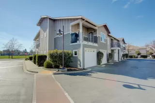 Photo #4: 20007319 Listing