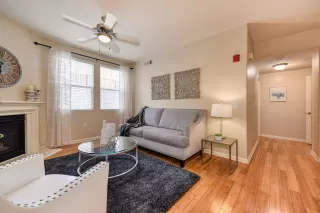 Photo #2: 20007404 Listing