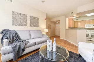 Photo #5: 20007404 Listing