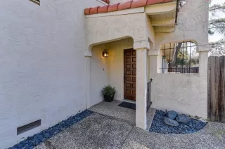 Photo #2: 20007422 Listing