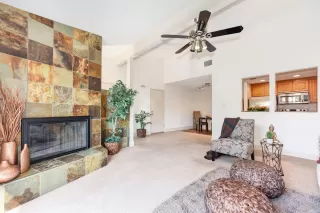 Photo #6: 20007422 Listing