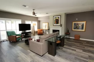 Photo #6: 20007812 Listing