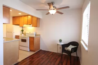 Photo #3: 20007936 Listing