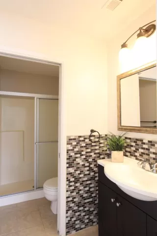 Photo #6: 20007936 Listing