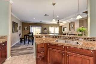 Photo #4: 20007997 Listing