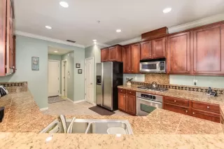 Photo #6: 20007997 Listing